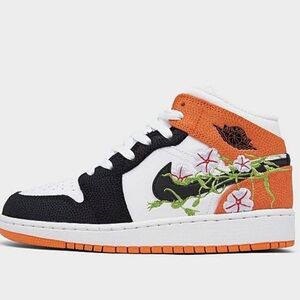 BIG KIDS' AIR JORDAN RETRO 1 MID SE White/Black/Starfish/Vivid Green